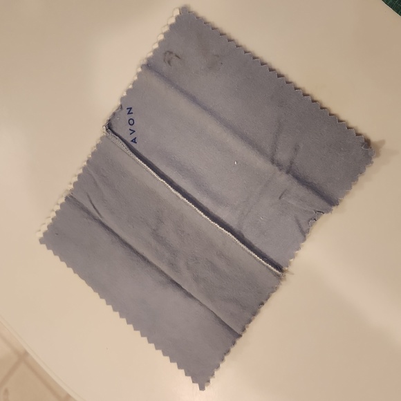 Avon Jewelry and Watch Care Cloth by Hagerty - Picture 3 of 6